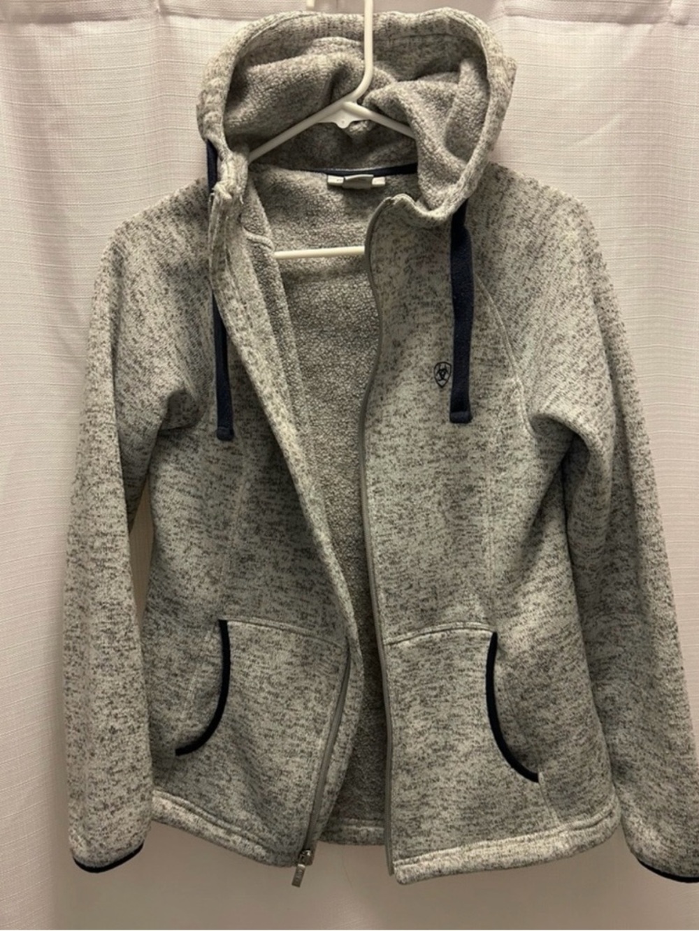 Ariat - Women's zip-up hoodie with fleece - Picture 2 of 4